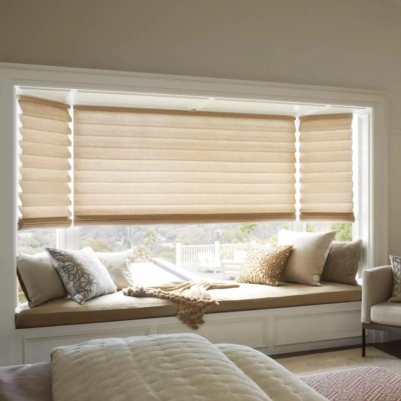 Vignette shades in Alustra Portico in Villa